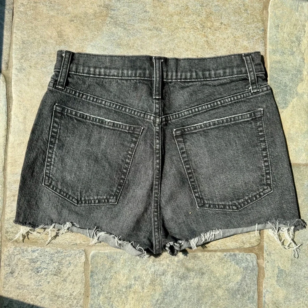 GAP Cheeky Shorts Sky High Distressed‎ Washed Black Cut-Off Denim Shorts 27/4R